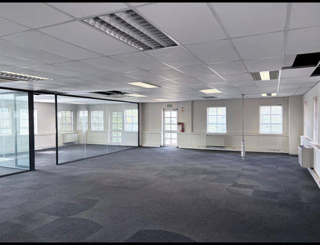 270M² OFFICE TO LET IN FOURWAYS